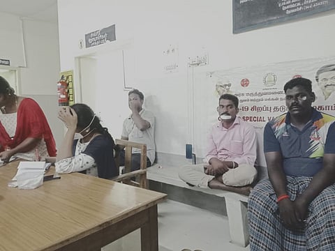 பாதுகாப்பு பணிக்குச் சென்ற போலீஸ் வாகனம் விபத்து