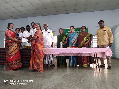 சூலூர் நகர கூட்டுறவு கடன் சங்கத்தில் கடன் மேளா