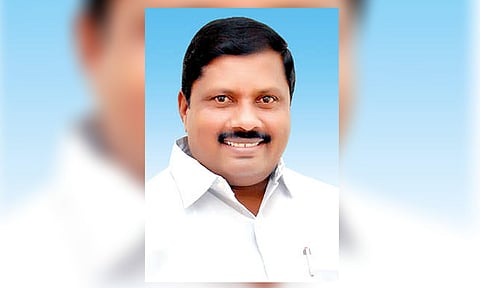 இல.பத்மநாபன்.