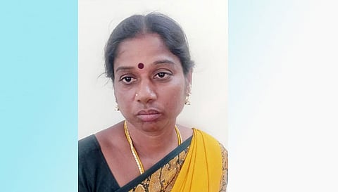 ஜவுளிக்கடைக்கு வந்த பெண்ணிடம் பணப்ைப பறித்தவர் கைது