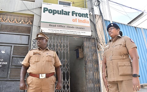 ஈரோடு மாவட்டம் முழுவதும் பலத்த போலீஸ் பாதுகாப்பு