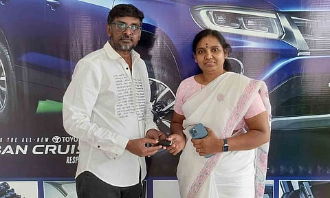 ராம்நாத் பழனிக்குமார் - தயாரிப்பாளர் திருமதி சசிகுமார்