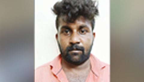 மணிகண்டன்.