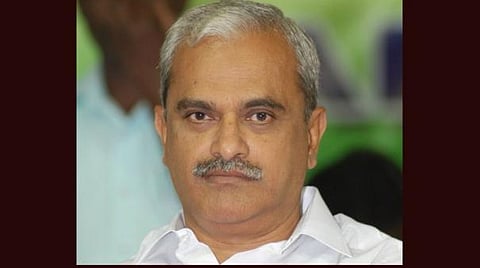 புதுச்சேரி மதுபான தொழிற்சாலை மீதான குற்றச்சாட்டை மறைக்கவே மின்துறை தனியார் மயம் அறிவிப்பு: வைத்திலிங்கம் எம்.பி. குற்றச்சாட்டு