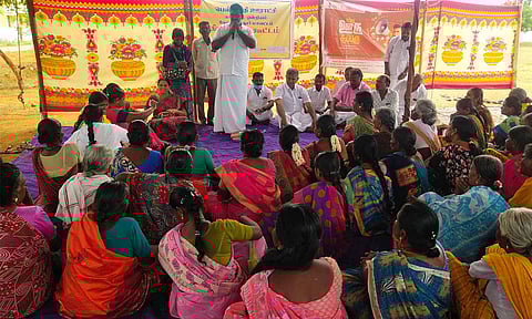 கோழிக்கழிவுகளை கொட்டும் வாகனங்களை பிடித்து கொடுத்தால் ரூ.1000 பரிசு