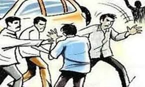 கோவிலை சூறையாடிய வாலிபர்
