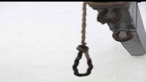 புதுமாப்பிள்ளை தூக்குப்போட்டு தற்கொலை