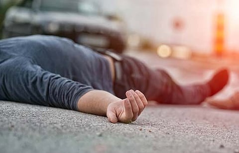 மோட்டார்சைக்கிளில் இருந்து தவறி விழுந்து தொழிலாளி சாவு