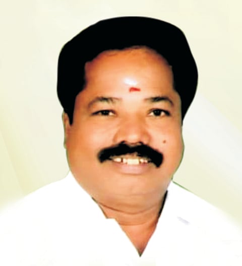 எடப்பாடி ஆதரவாளர் திடீர் விலகல்