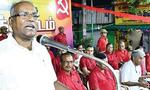 கம்யூனிஸ்ட் கட்சியின் மாநில செயலாளர் பாலகிருஷ்ணன் பேசிய போது எடுத்த படம்.