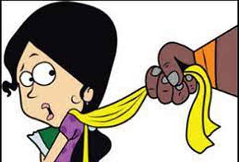 இளம்பெண்ணுக்கு தொல்லை கொடுத்த ஊர்க்காவல்படை வீரர்