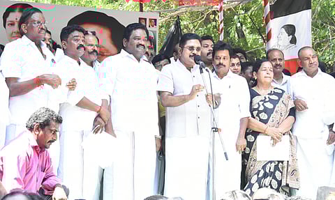 மு.க.ஸ்டாலினால் கவுன்சிலர்களை கூட கட்டுப்படுத்த முடியவில்லை- டி.டி.வி.தினகரன்