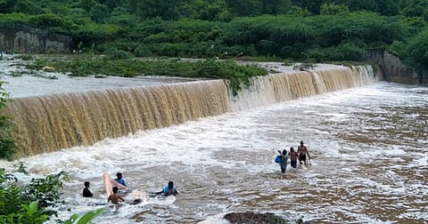 குண்டேரிப்பள்ளம் அணை நிரம்பியது