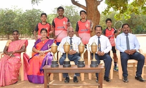 மாணவர்களை பள்ளி தாளாளர் மற்றும் ஆசிரியர்கள் பாராட்டினர்.