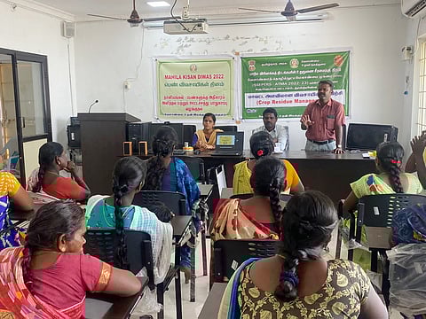  விவசாயிகளுக்கு பயிற்சி நடைபெற்ற போது எடுத்தபடம்.