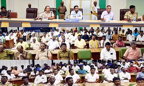 தேவர் ஜெயந்தி விழா குறித்த ஆலோசனை கூட்டத்தில் கலெக்டர் மேகநாதரெட்டி பேசினார். அருகில் போலீஸ் சூப்பிரண்டு மனோகர் மற்றும் பலர் உள்ளனர்.