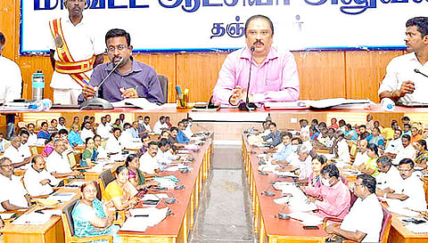 துறைப் பணிகள் முன்னேற்றம் மற்றும் பேரிடா் முன்னேற்பாடு பணிகள் குறித்த ஆய்வுக் கூட்டம்.