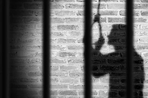 வட மாநில தொழிலாளி தூக்குபோட்டு தற்கொலை