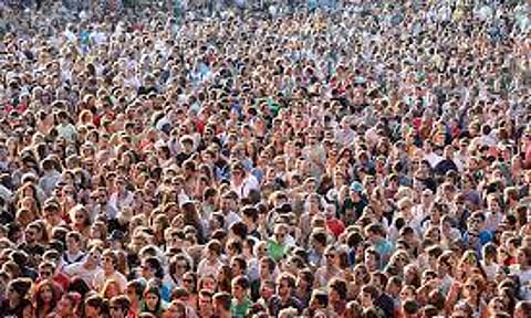 மதுரை ஜவுளிக்கடைகளில் அலைமோதிய கூட்டம்