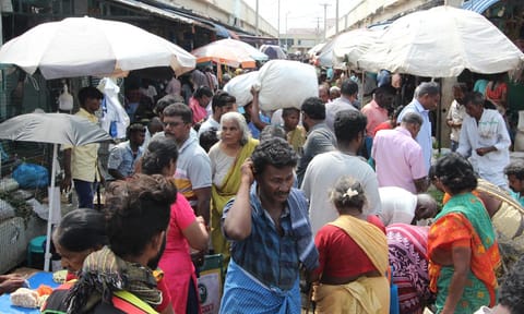 மதுரையில் மல்லிகை பூக்கள் ரூ.1,200-க்கு விற்பனை
