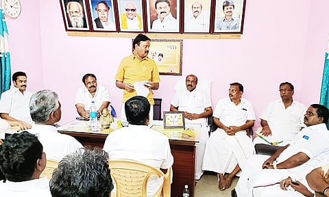 ஆலோசனைக் கூட்டம் நடந்த போது எடுத்த படம்.