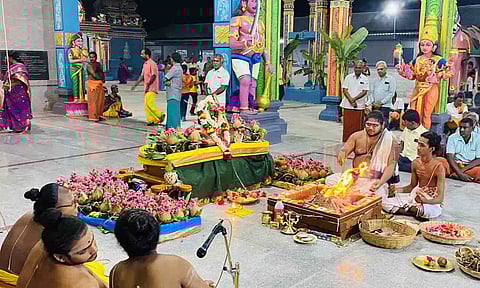 யாகபூஜை நடைபெற்ற காட்சி.