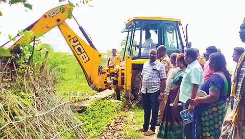 ஆக்கிரமிப்பு அகற்றும் பணி நடைபெற்றது.