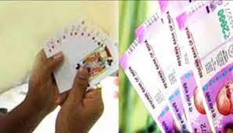 கரூர், குளித்தலையில் பணம் வைத்து சூதாடிய 12 பேர் கைது