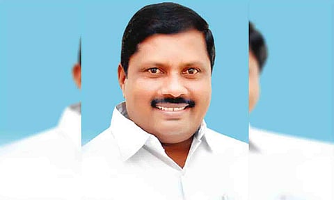 இல.பத்மநாபன்.