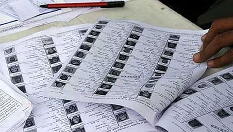 பெயர் சேர்க்க- முகவரி மாற்றம் செய்ய வாக்காளர் பட்டியல் சிறப்பு முகாம்