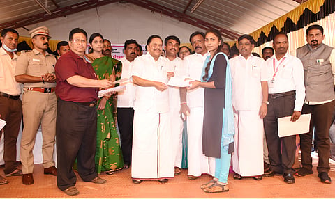 கூடலூர் அரசுக்கலை கல்லூரியில் மகளிர் திட்டம் இளைஞர்கள் திறன் திருவிழா