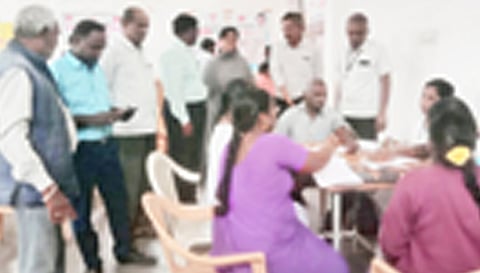 முகாமில் கலந்து கொண்டவர்களை படத்தில் காணலாம். 