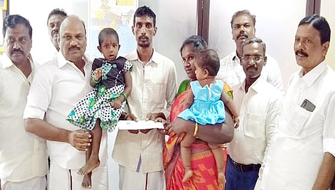 நிவாரண தொகையை துரை.சந்திரசேகரன் எம்.எல்.ஏ. வழங்கினார்.