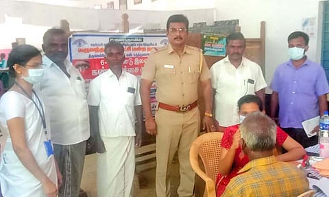 கண் சிகிச்சை முகாம் நடந்தபோது எடுத்தபடம்.