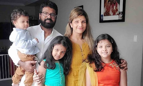 கார் விபத்தில் சிக்கிய ரம்பா- அவரது மகள் மருத்துவமனையில் அனுமதி