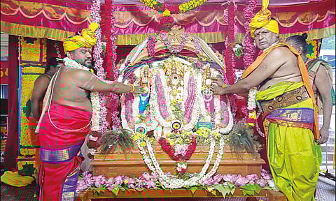 மருதமலையில் சுப்பிரமணியசுவாமி - வள்ளி, தெய்வானைக்கு திருக்கல்யாணம்