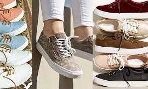 காலணிகளை பாதுகாக்க போலீசார் நியமனமா?-கலெக்டர் விளக்கம்