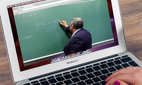 10 மற்றும் பிளஸ்-2 மாணவ-மாணவிகளுக்கு ஆன்லைன் மூலம் வகுப்புகள் தொடக்கம்