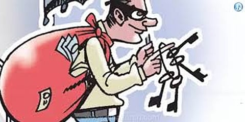 விருத்தாசலத்தில் கோவில் பூட்டை உடைத்து கொள்ளை