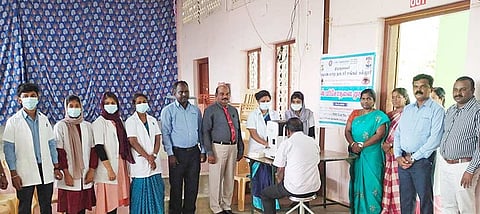 கண் சிகிச்சை முகாம் நடைபெற்ற காட்சி.