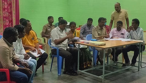 பேச்சுவார்த்தையில் கலந்துகொண்டவர்கள்.