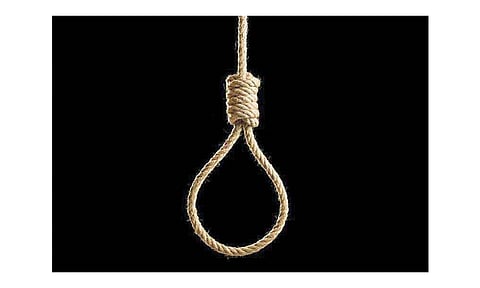 காதல் பிரச்சினையில் வாலிபர் தூக்குபோட்டு தற்கொலை