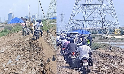 உப்பளம் பகுதியில் உள்ள சகதி வழியாக வாகன ஓட்டிகள் பயணம் மேற்கொள்ளும் காட்சிகள்.