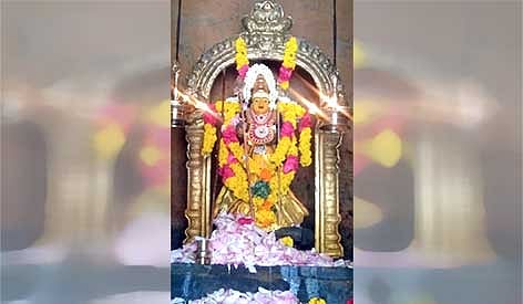 புலவன்குடியிருப்பு பாலமுருகன் கோவிலில் பவுர்ணமி பூஜை