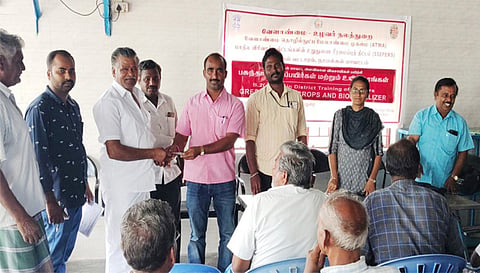 மண்வள மேம்பாடு பயிற்சி முகாம் நடைபெற்ற போது எடுத்தபடம்.