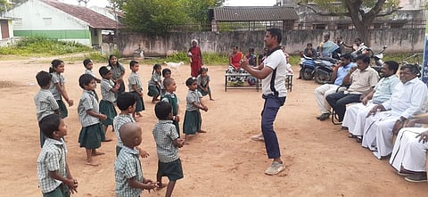 அரசு பள்ளியில் கராத்தே, சிலம்பம் தொடக்க விழா