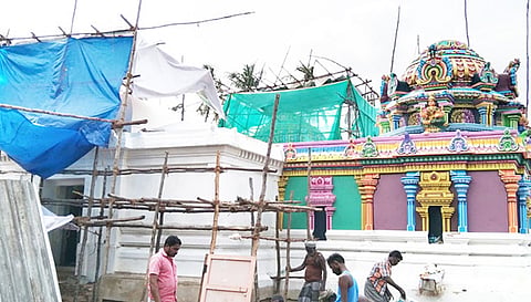 விசாலாட்சி அம்பாள் காசி விஸ்வநாதர் கோவிலில் இறுதிகட்ட பணிகள் நடைபெறுகிறது.