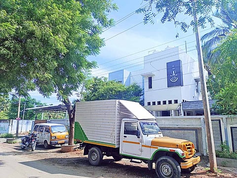 பாளையில் அமலாக்கத்துறையினர் விசாரணை நடத்திய ராஜ்குமார் வீடு.