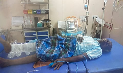  ஆஸ்பத்திரியில் சிகிச்சை பெறும் பெரியசாமி.