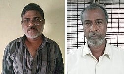 கைது செய்யப்பட்டவர்களை படத்தில் காணலாம்.